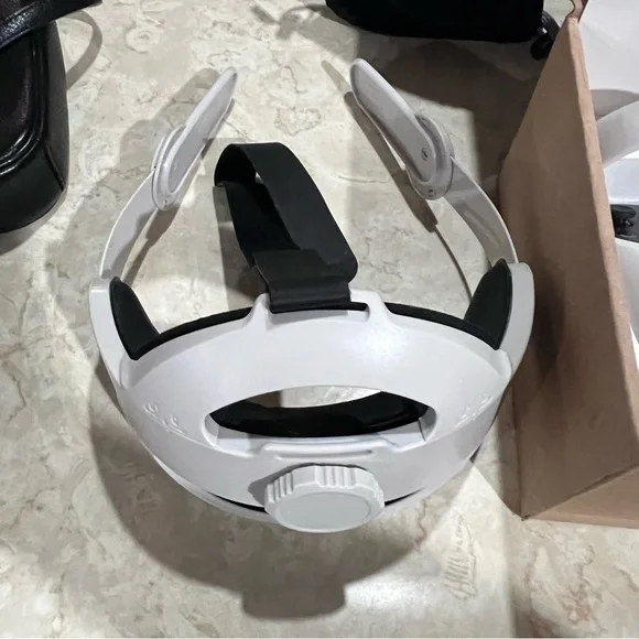 Oculus Quest 2 VR Headset 128 Gb - Picture 4 of 5